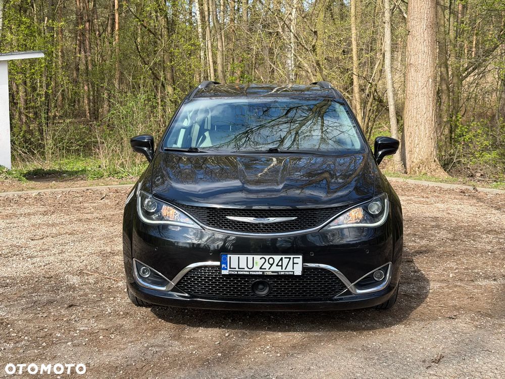 Chrysler Pacifica - 2