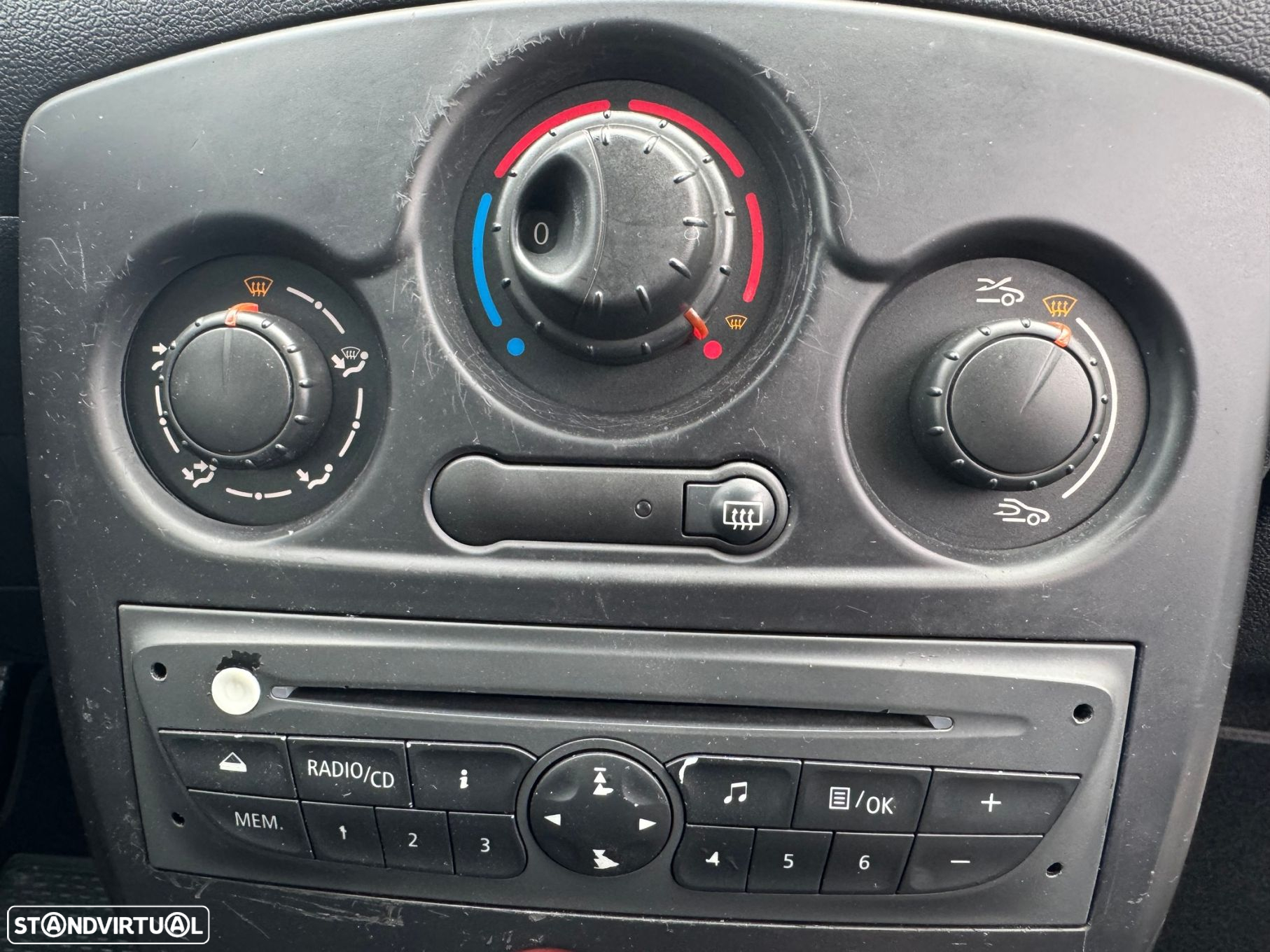 Renault Clio 1.5 dCi Comfort - 13
