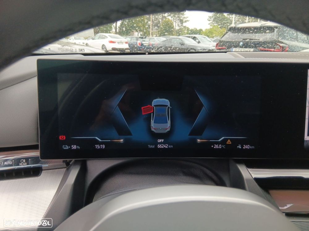 BMW i5 eDrive40 Pack Desportivo M - 16