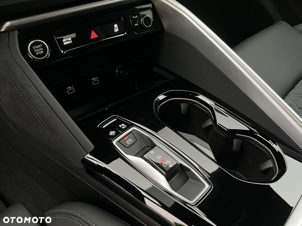 Audi Q5 Sportback - 27