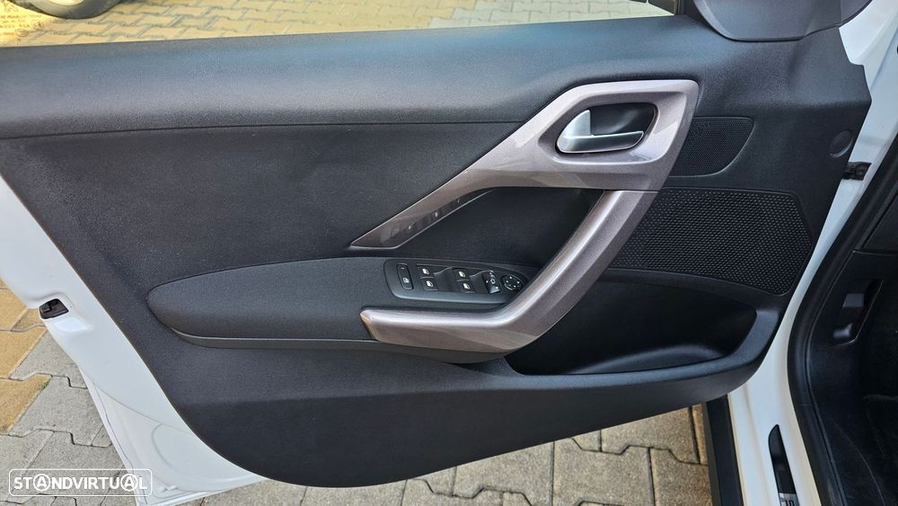 Peugeot 2008 1.6 BlueHDi Style - 14