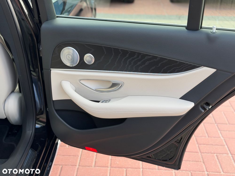 Mercedes-Benz Klasa E 300 d 9G-TRONIC Avantgarde - 22