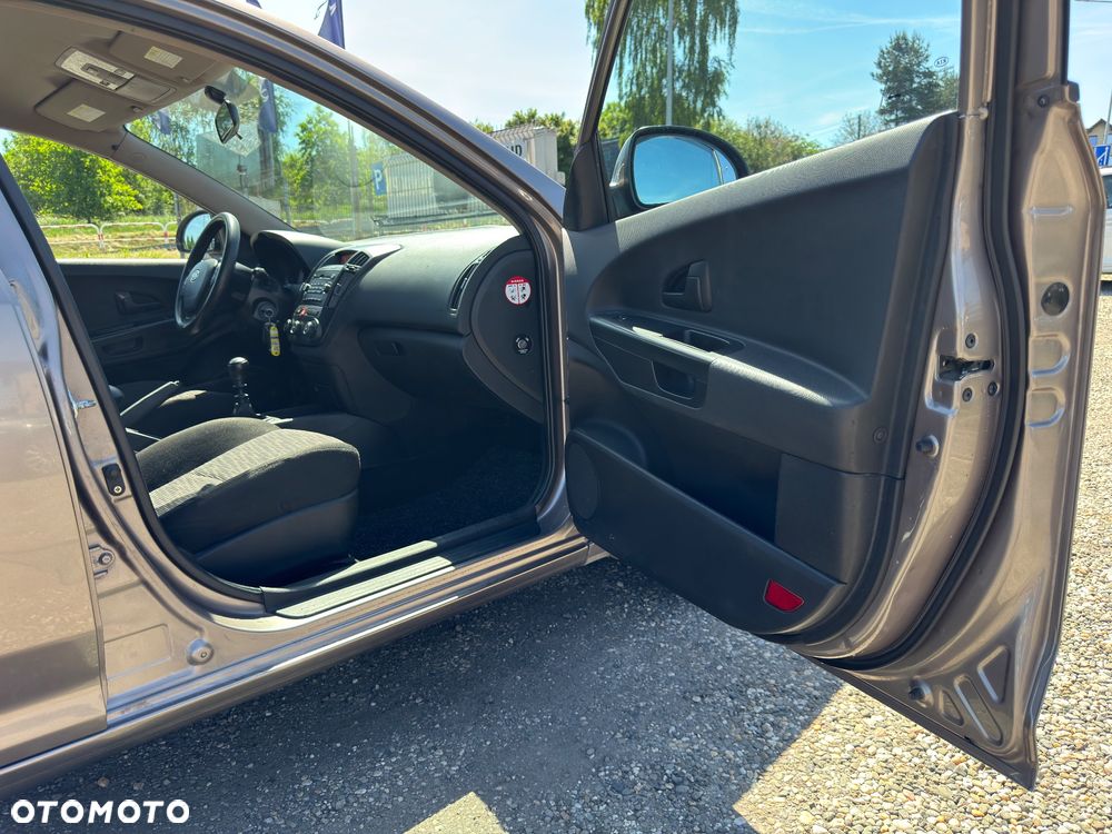 Kia Ceed 1.6 Comfort - 27