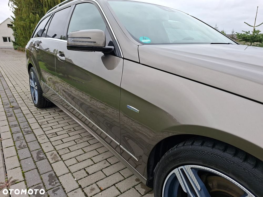 Mercedes-Benz Klasa E 250 T CDI DPF BlueEFFICIENCY Automatik Avantgarde - 13