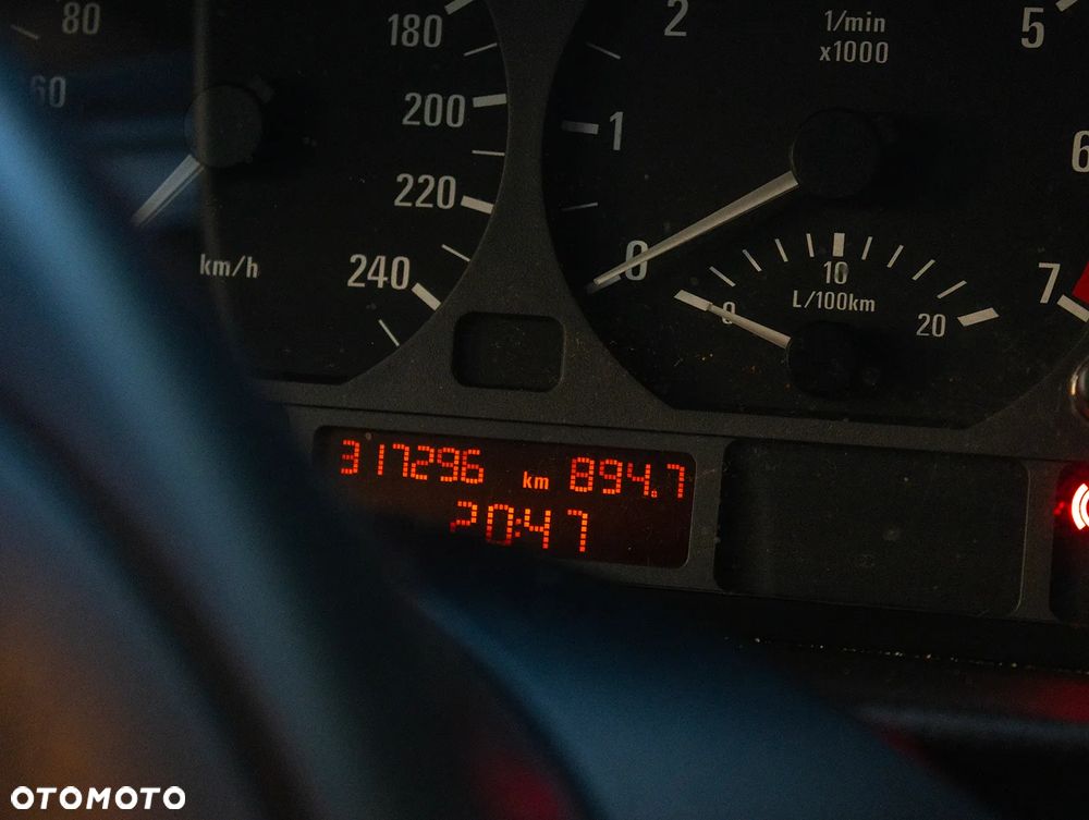 BMW Seria 3 320i - 7