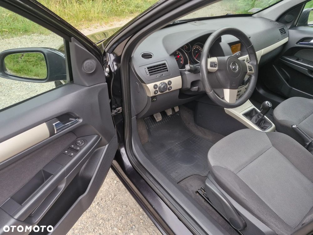 Opel Astra 1.6 Enjoy - 19