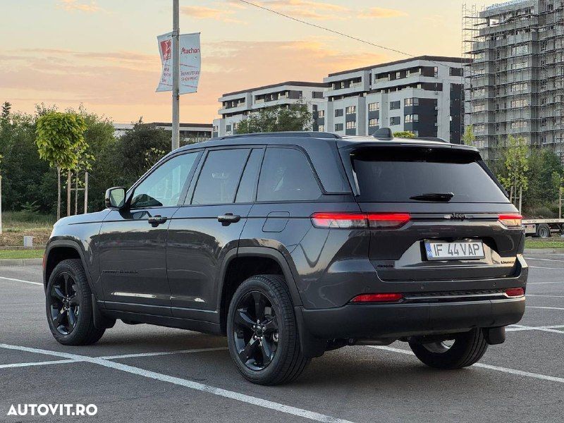 Jeep Grand Cherokee - 3