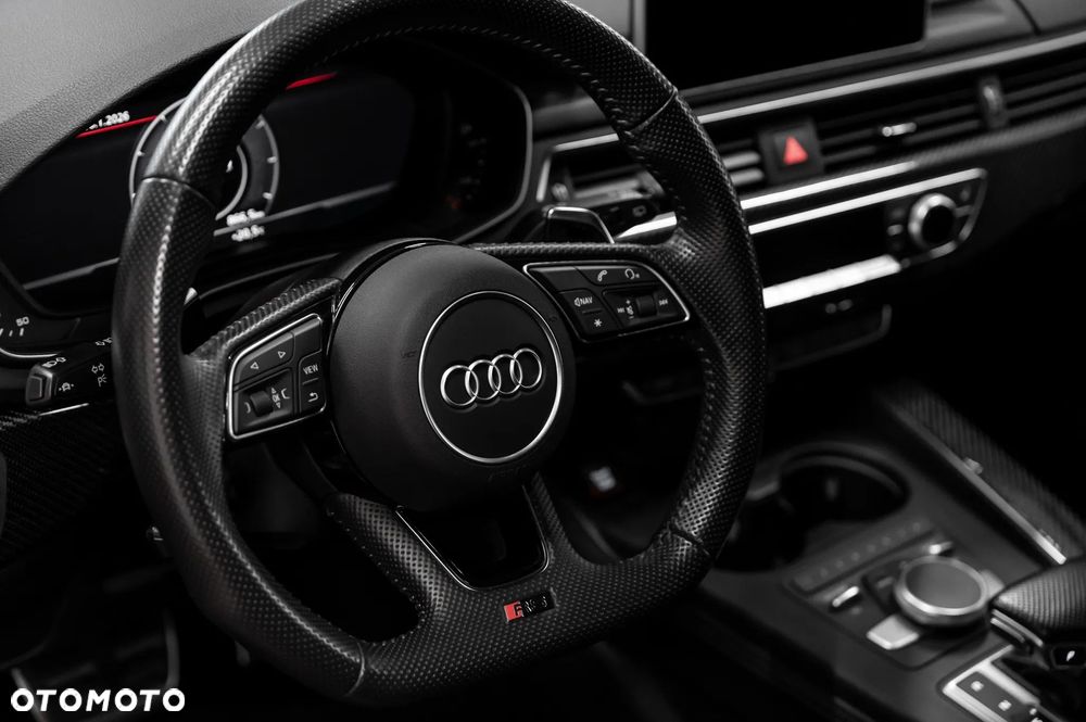 Audi RS4 Limousine - 8