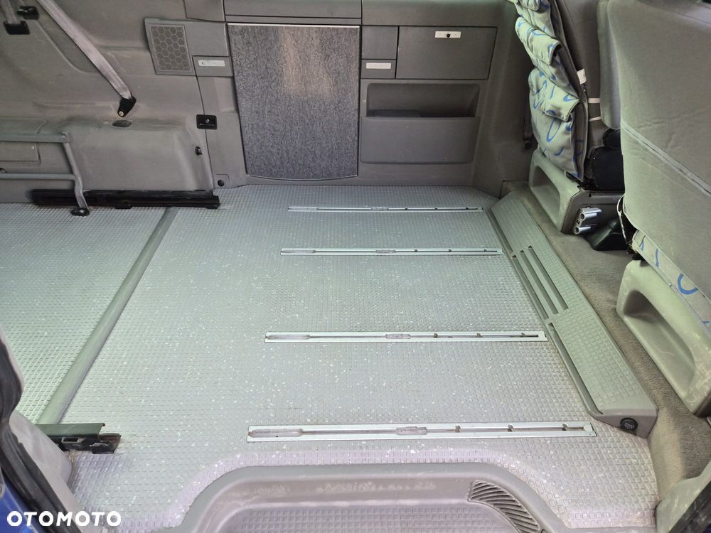 Volkswagen Multivan Standard - 7
