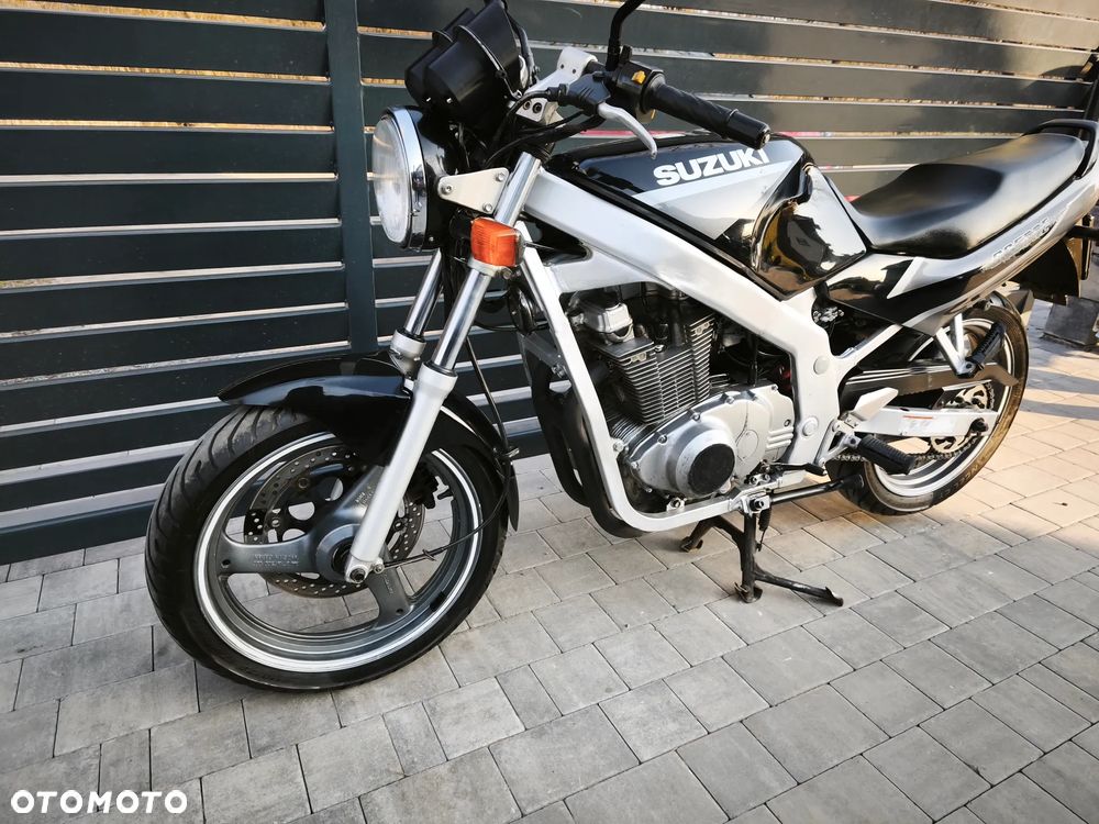 Suzuki GS - 20