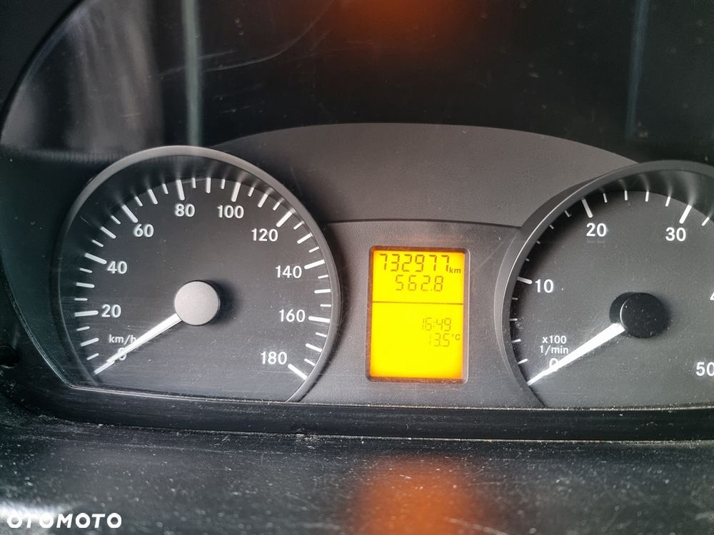 Mercedes-Benz Sprinter - 13