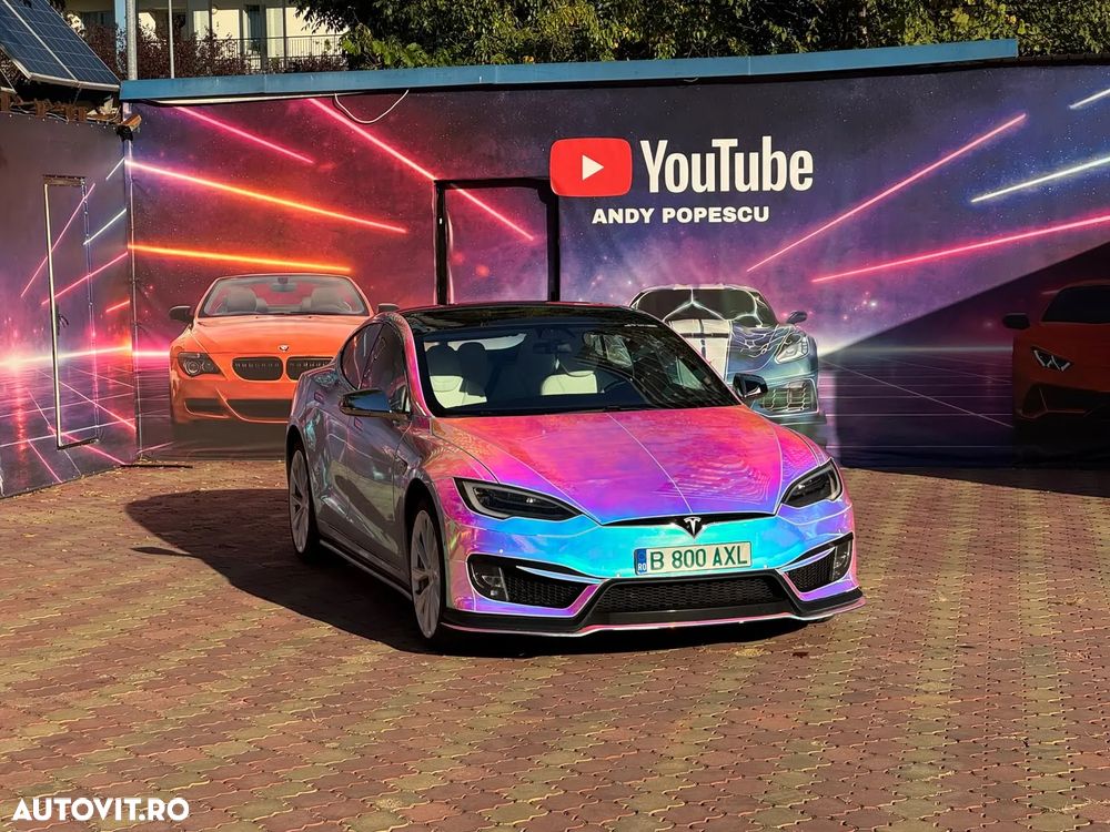Tesla Model S - 3