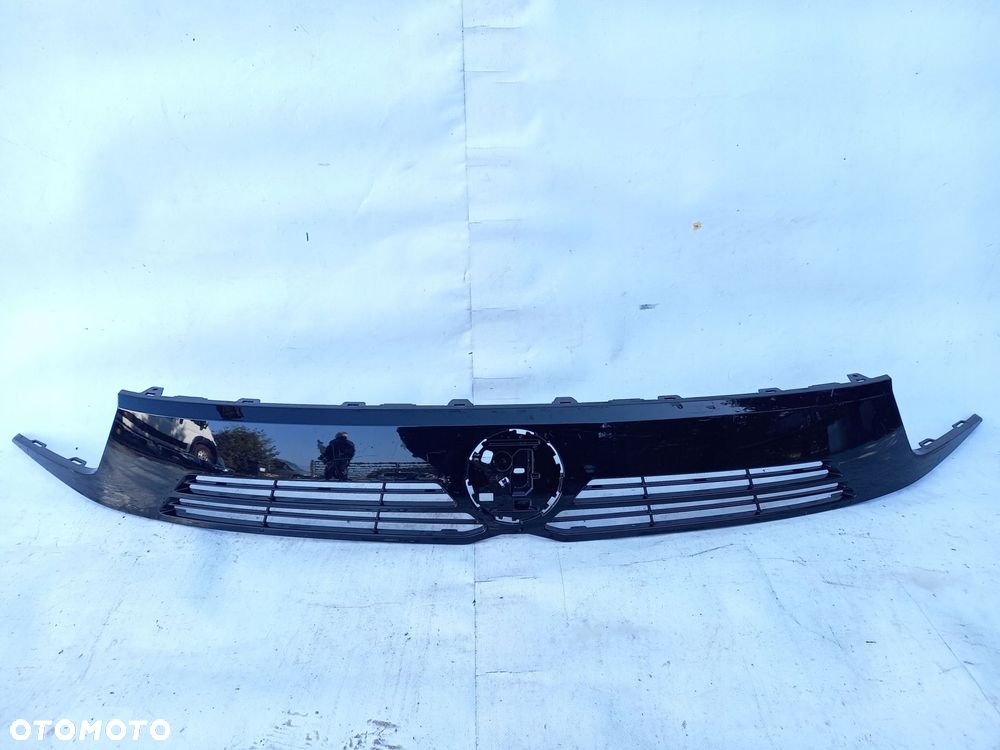 Opel Corsa F lift znaczek atrapa grill przód przedni