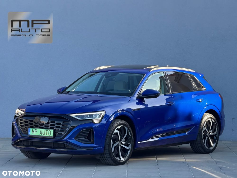 Audi Q8 Sportback e-tron - 1