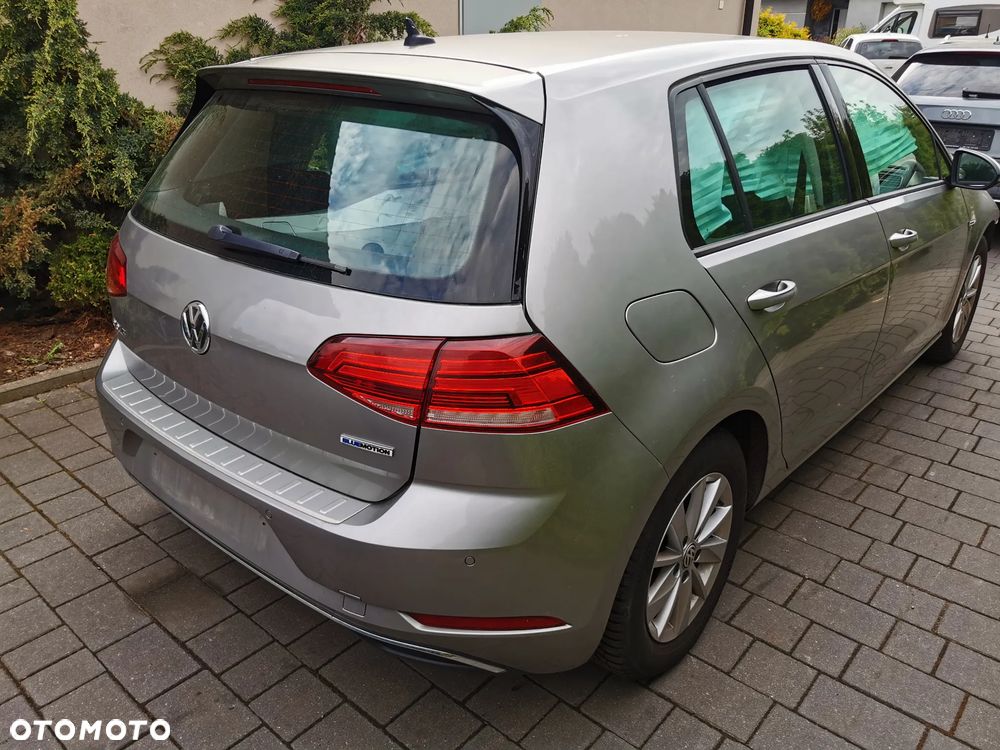 Volkswagen Golf 1.5 TSI BlueMotion ACT DSG Comfortline - 5