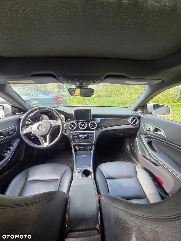 Mercedes-Benz CLA 250 4Matic 7G-DCT - 10