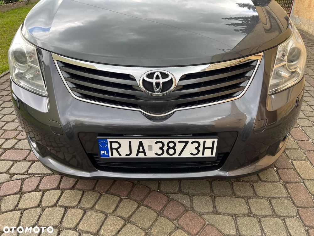 Toyota Avensis 2.0 D-4D Executive - 9