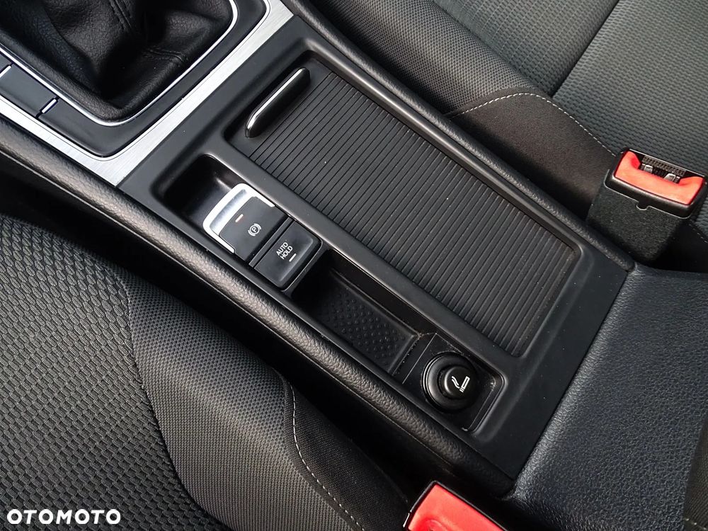 Volkswagen Golf 1.6 BlueTDI Comfortline - 36