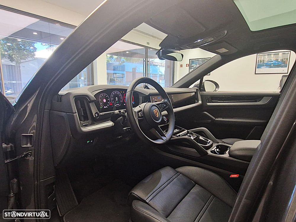 Porsche Cayenne Coupé E-Hybrid - 11
