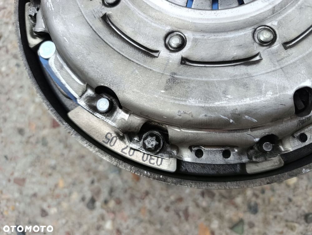 MERCEDES W205 SPRZĘGŁO KOŁO DWUMASOWE 2.0 CGI A0262501501 - 3