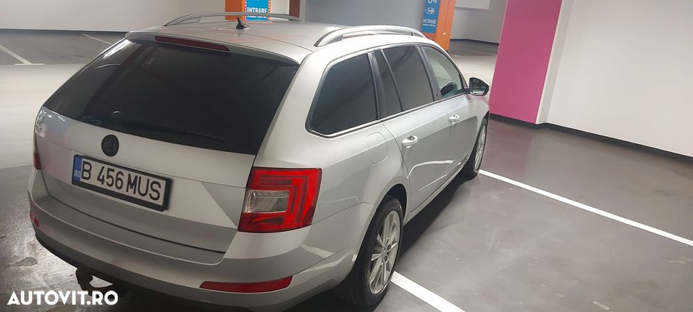 Skoda Octavia 2.0 TDI STYLE DSG - 6