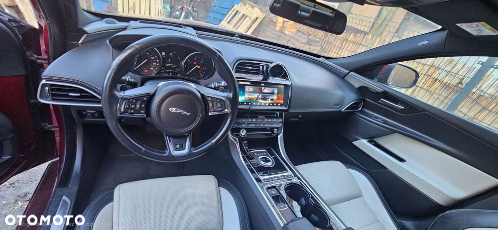 Jaguar XE 20d AWD R-Sport - 7