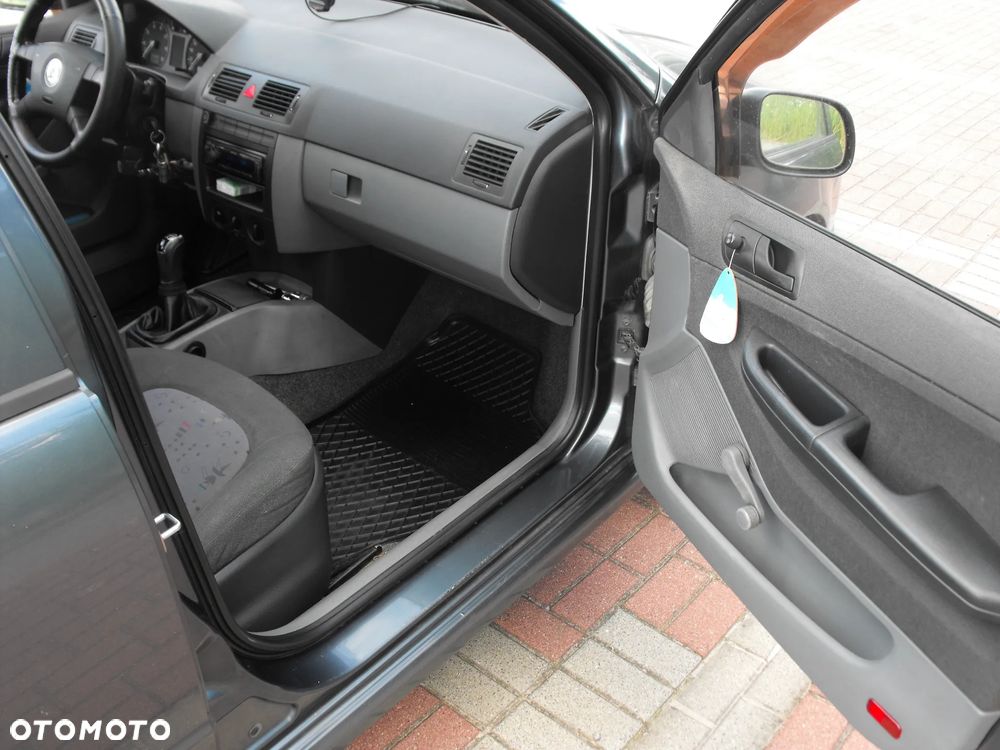Skoda Fabia 1.2 HTP Classic - 6