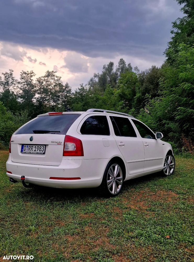 Skoda Octavia 2.0 TDI CR DPF RS - 30