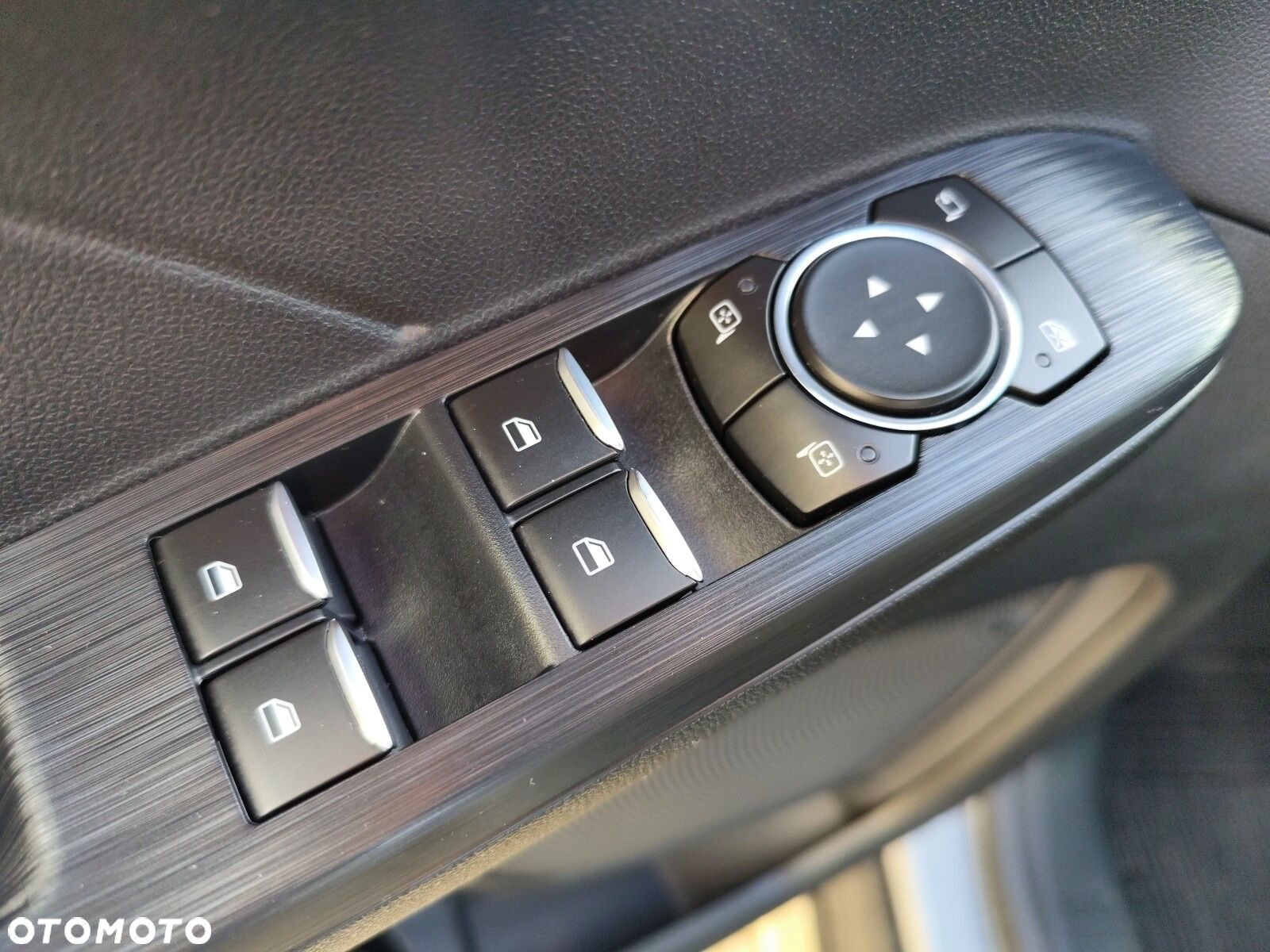 Ford Kuga - 11