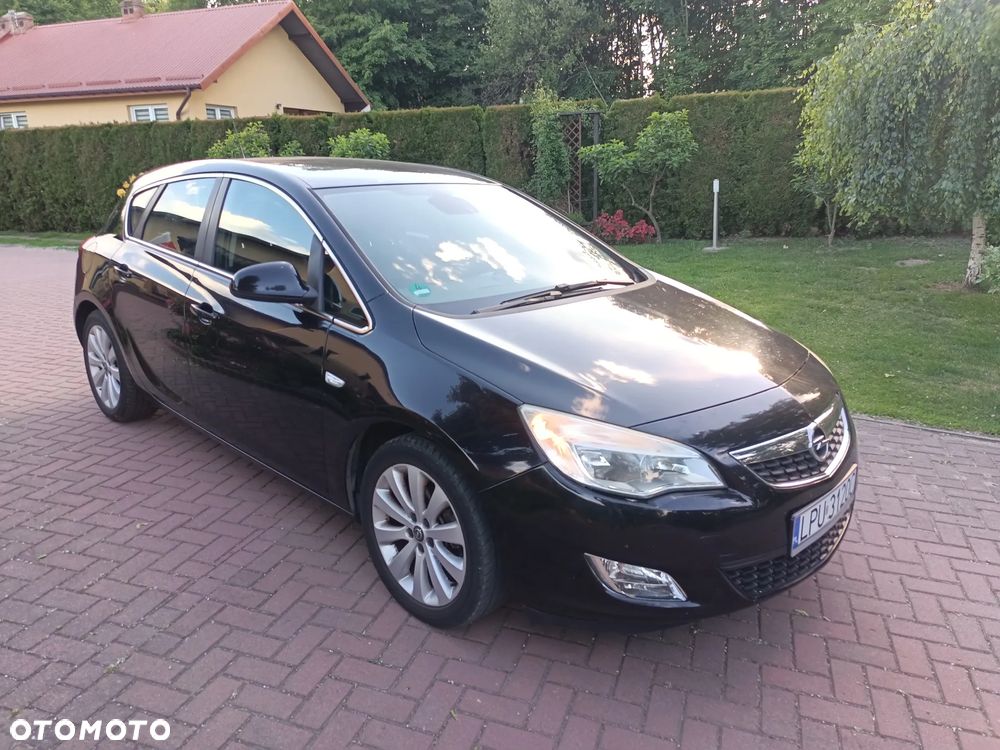 Opel Astra 1.6 Design Edition - 1