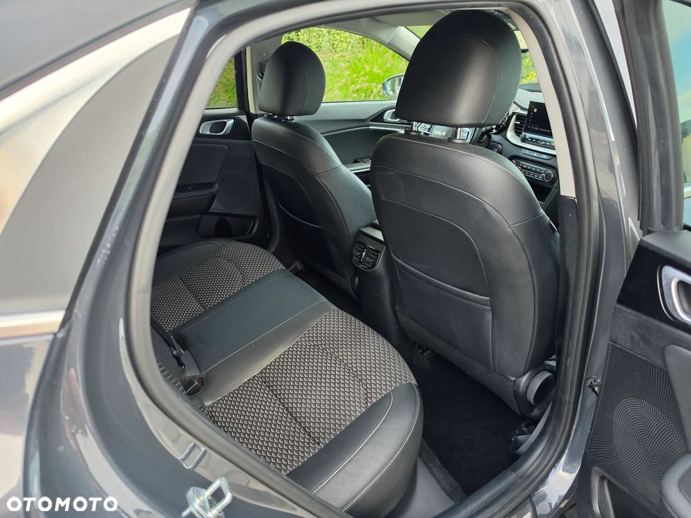 Kia XCeed - 13