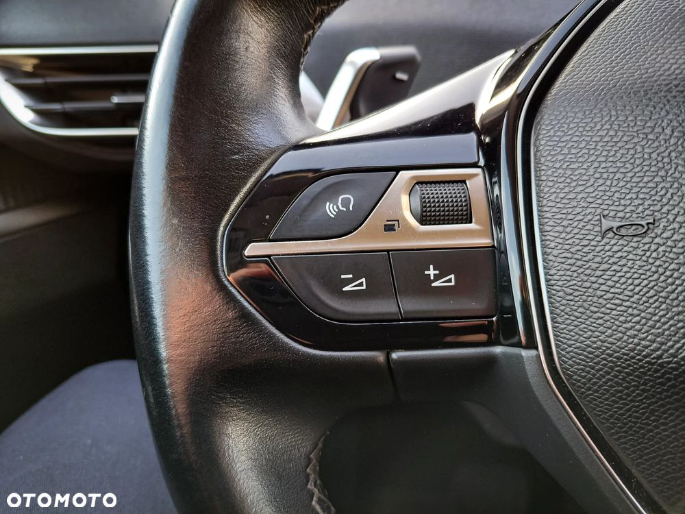 Peugeot 3008 1.2 PureTech Allure S&S EAT6 - 20
