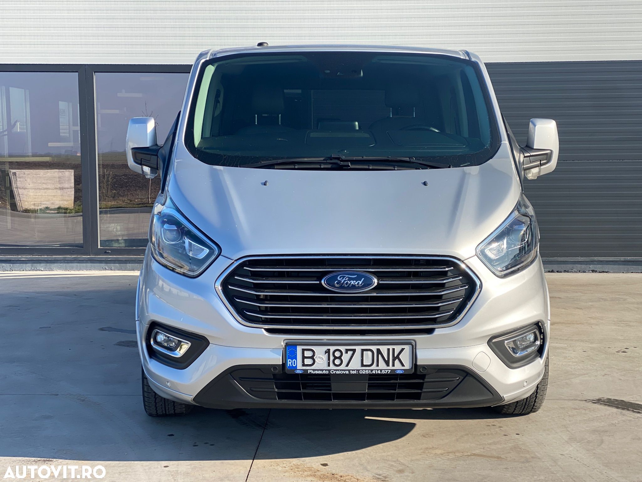 Ford Tourneo Custom Bus 320 2.0 EcoBlue 185 CP L2H1 Titanium X Aut. - 1