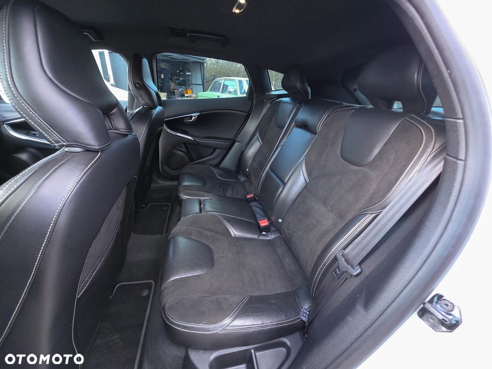 Volvo V40 D3 Geartronic R Design - 17