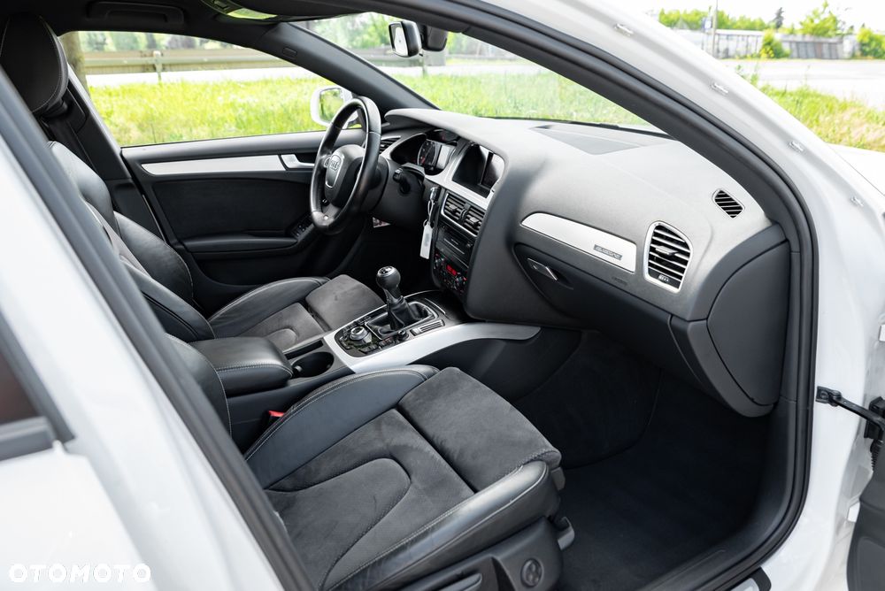 Audi A4 Avant 2.0 TFSI quattro S line Sportpaket - 22