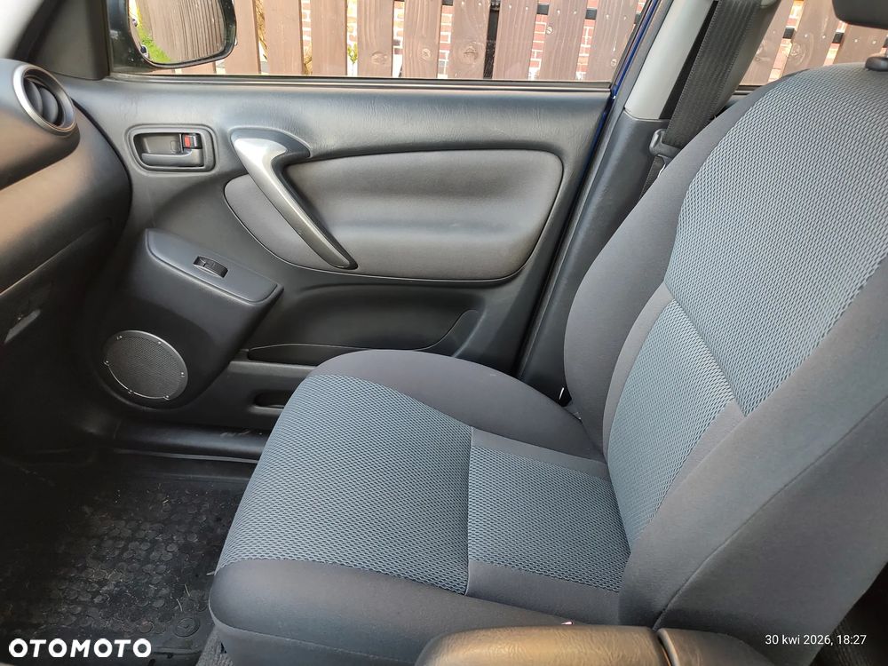 Toyota RAV4 - 13