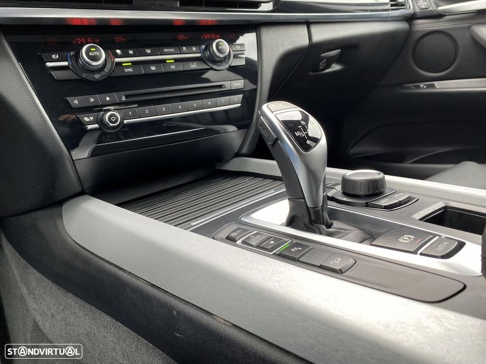 BMW X5 30 d xDrive Pack M - 29