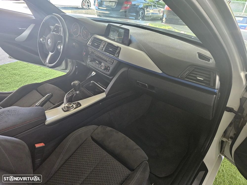 BMW 320 d Pack M - 26