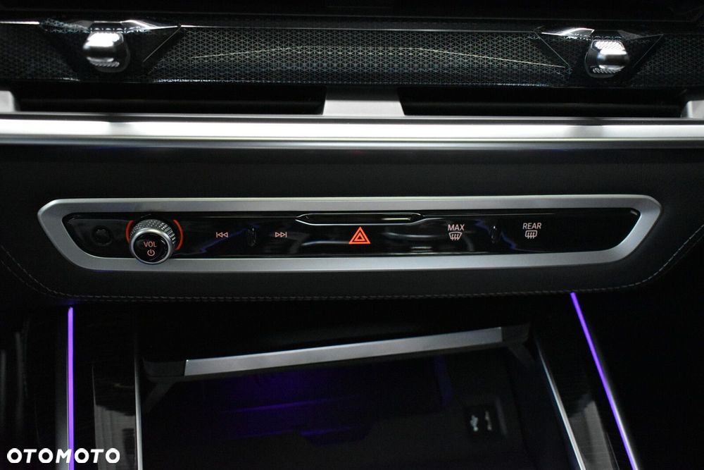 BMW X7 - 23