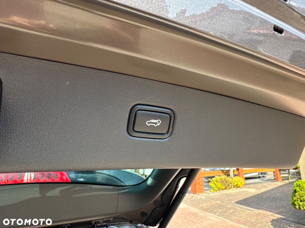 Hyundai Tucson 2.0 CRDI 4WD Automatik Premium - 23