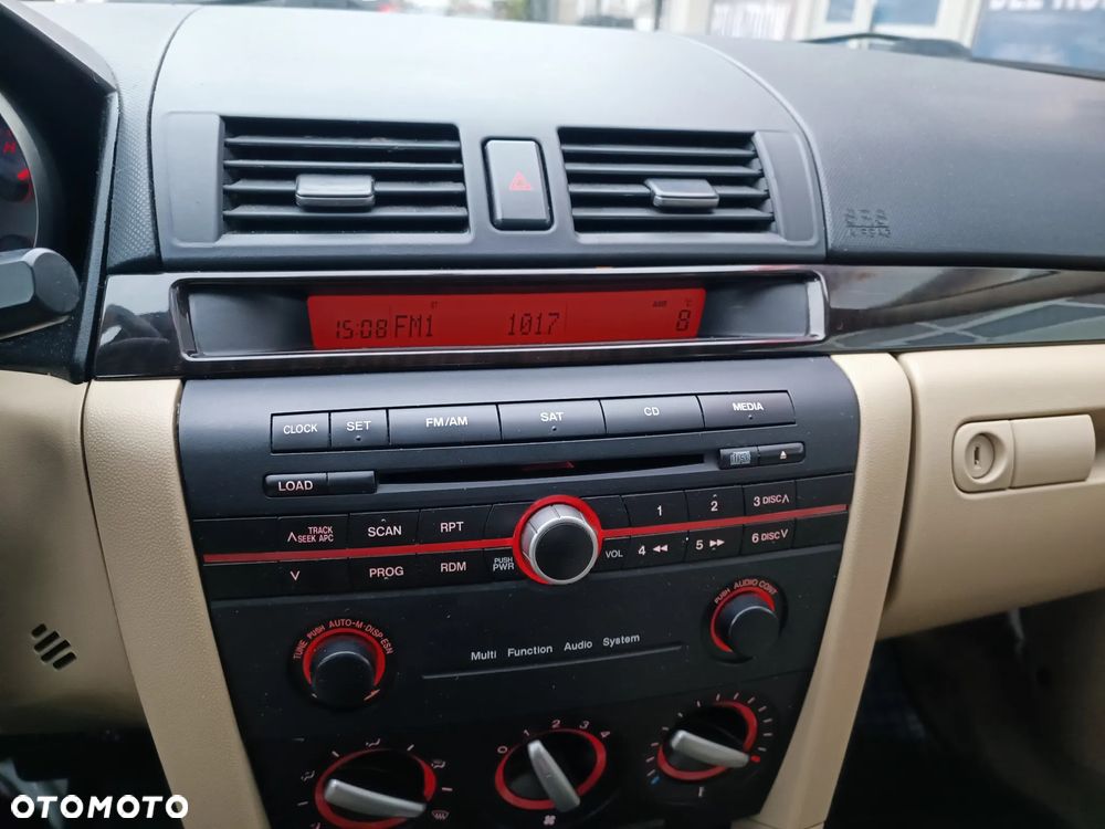 Mazda 3 2.0 Exclusive + - 18