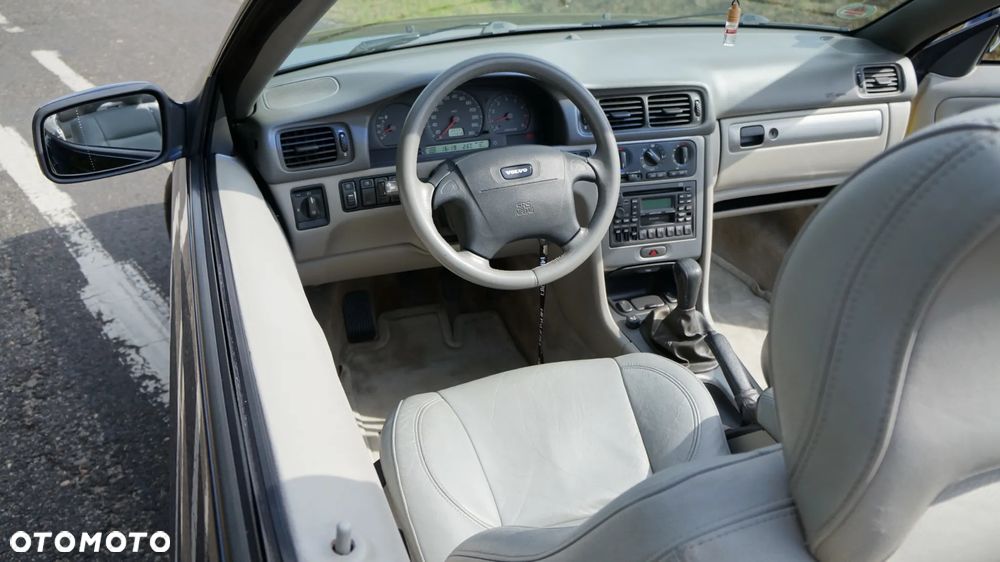 Volvo C70 2.0T - 12
