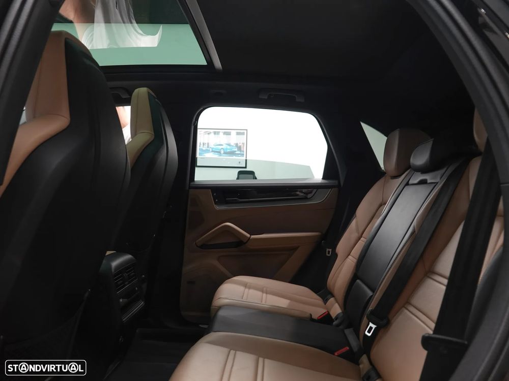 Porsche Cayenne E-Hybrid - 43