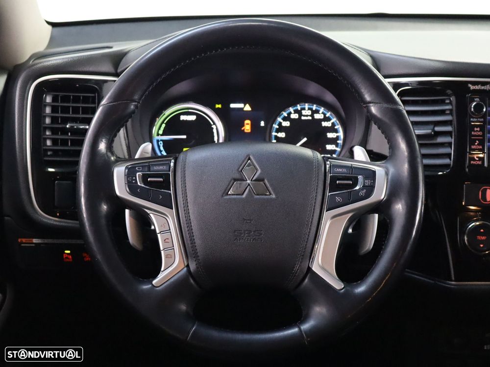 Mitsubishi Outlander 2.0 Intense Navi - 14