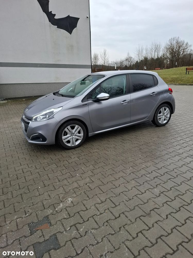 Peugeot 208 - 16