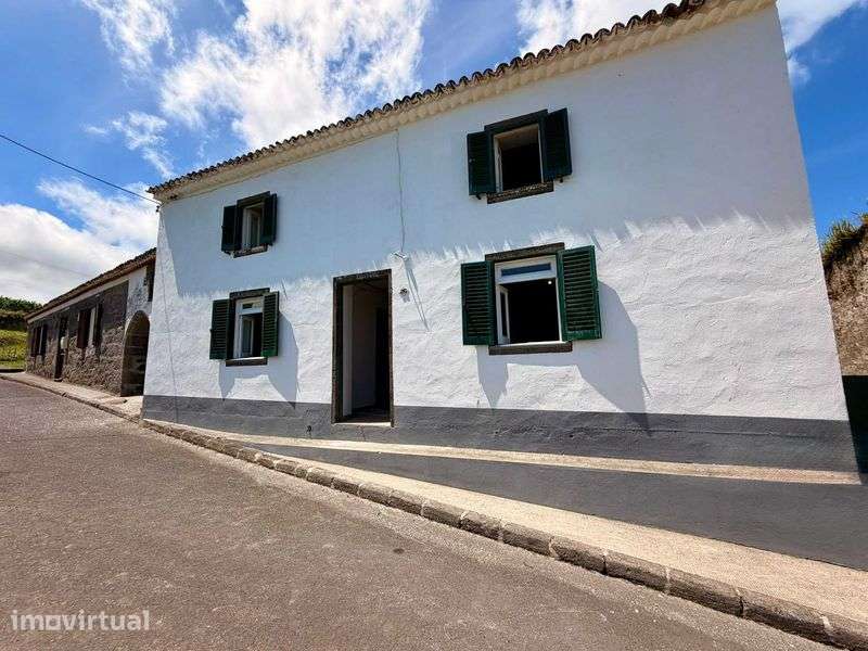 Moradia T2 em Santana, €349.900