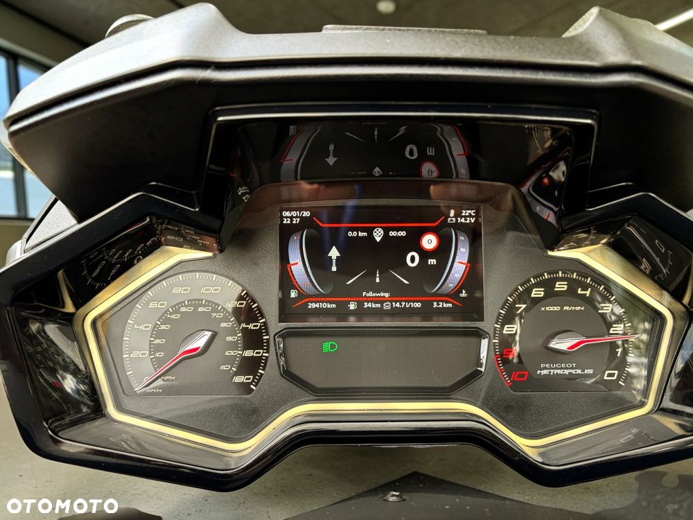 Peugeot Metropolis - 10