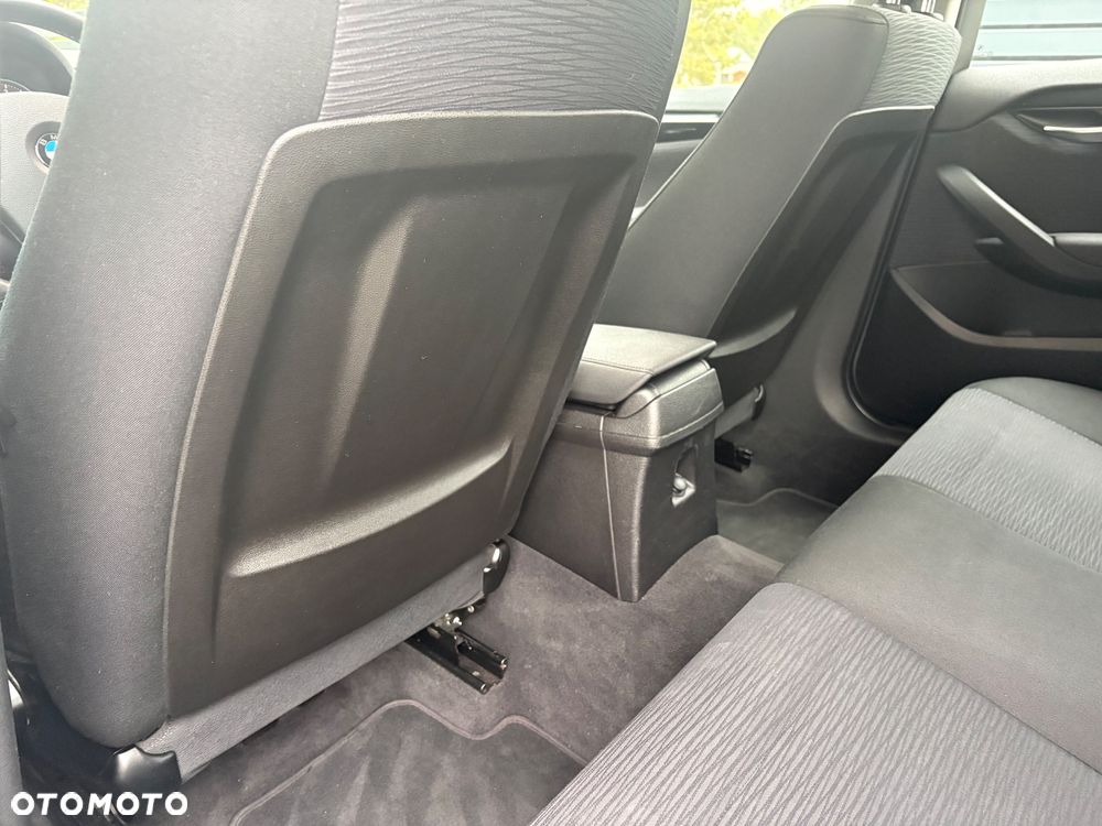 BMW X1 sDrive18d xLine - 11
