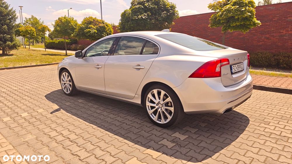 Volvo S60 - 2
