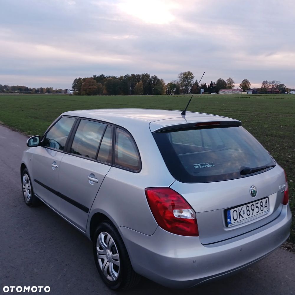 Skoda Fabia 2013 photo 3